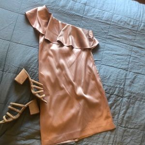 Gianni Bini One Shoulder Peyton Dress 🍾